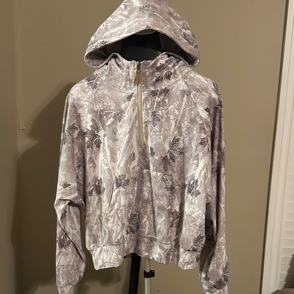 birdie Tops - Gray Camouflage Hoodie